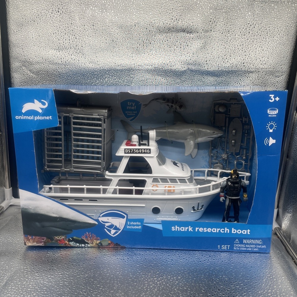 Animal Planet Shark Research Boat Playset with 2 Sharks, Lights‎ & Sound NEW